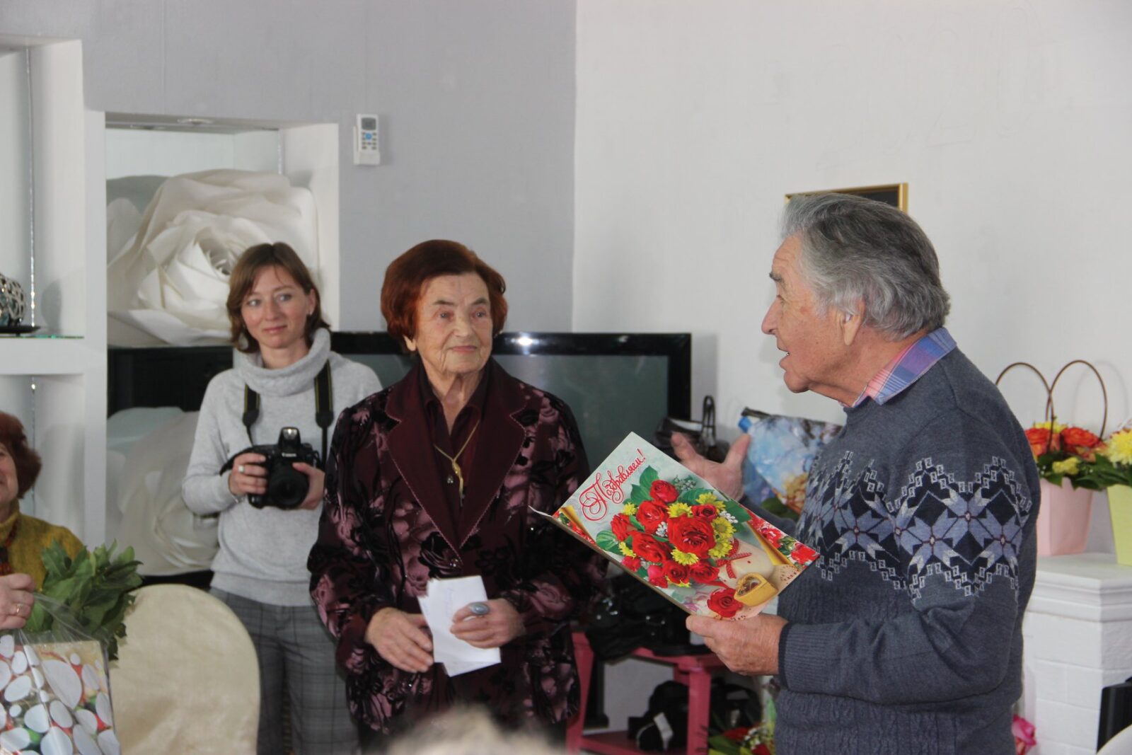 Почётного  гражданина  Феодосии  поздравили  с  днём  рождения