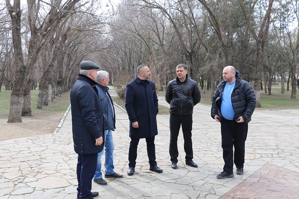 Комсомольский  парк  реконструируют  первым