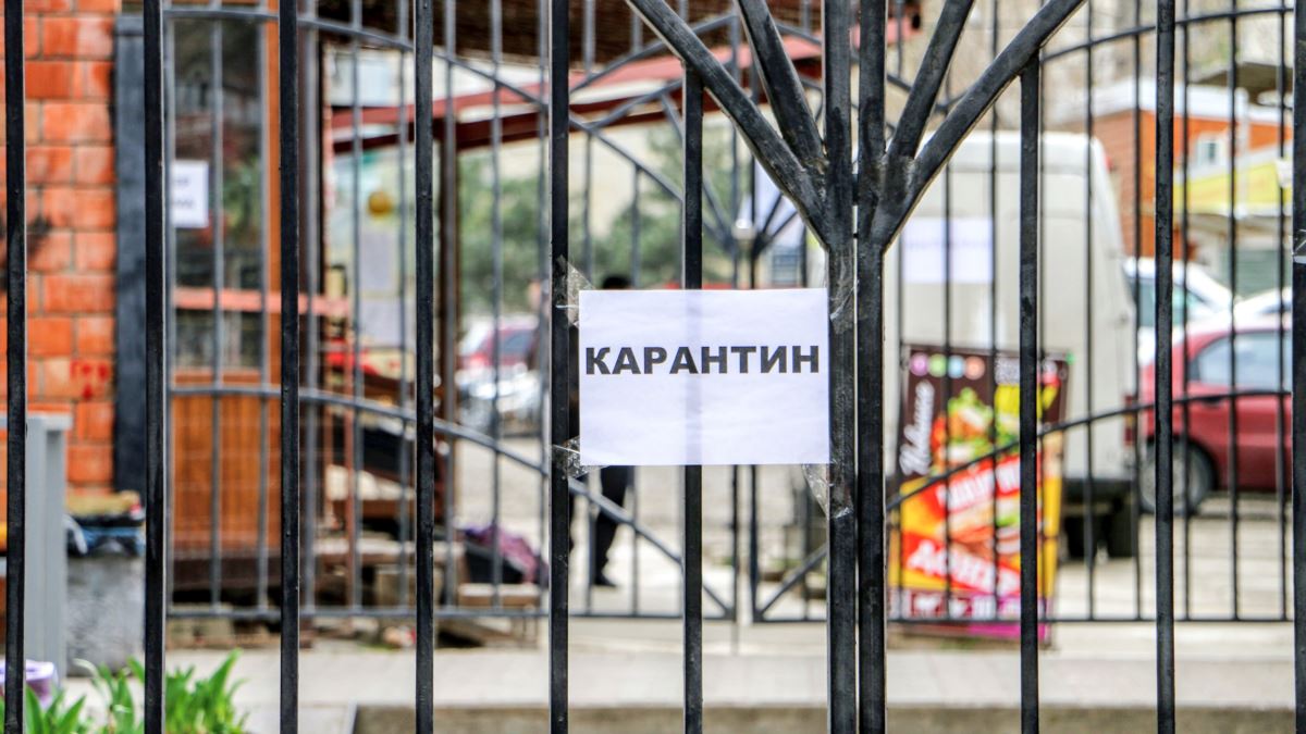 Туристы  покидают  Крым  в  соответствии  с  Указом  Главы  РК