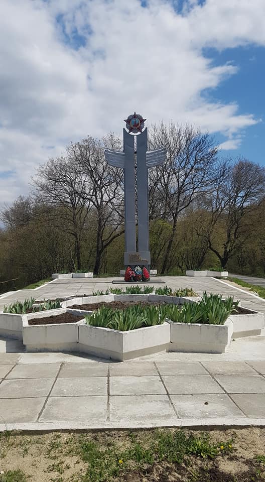 Памятники  героям  Великой  Отечественной  войны  отремонтированы  и  обустроены