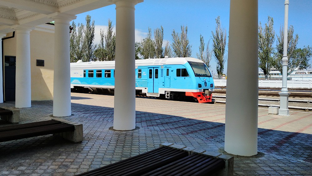 Феодосийцы  смогут  ездить   в  Симферополь  на  поездах