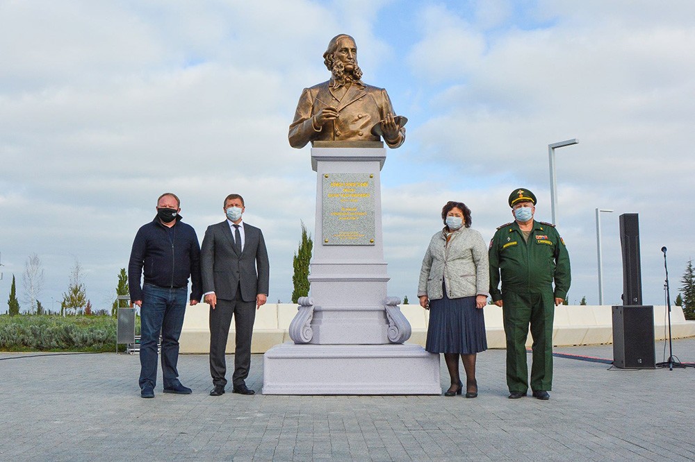 Памятник  Айвазовскому  и  масштабная  реконструкция  галереи