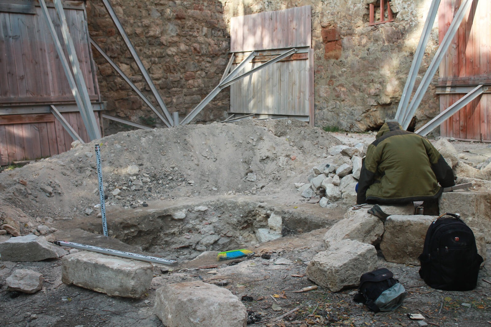 Археологи  исследуют  основание  Башни  Константина