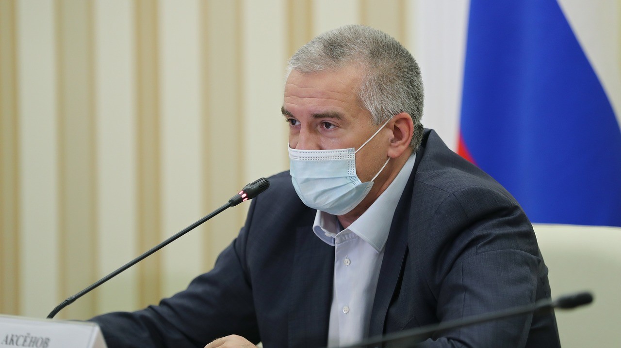 Сергей  Аксёнов  поручил  закончить  ремонты  дворов   и  общественных  территорий  в  Крыму  к  1  июля