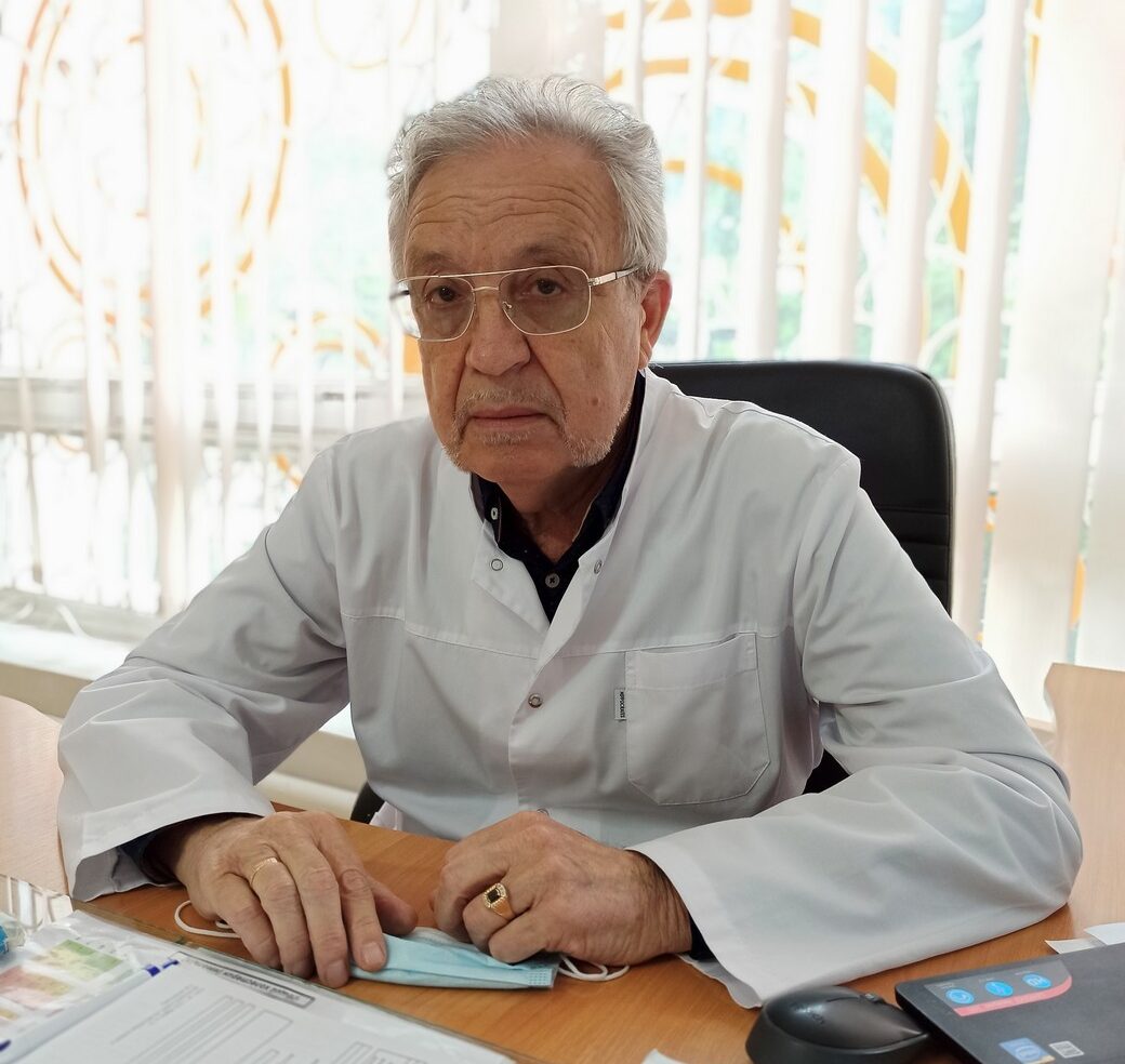 Александр  Раецкий:  «Я  тридцать  лет  в  феодосийском  здравоохранении»
