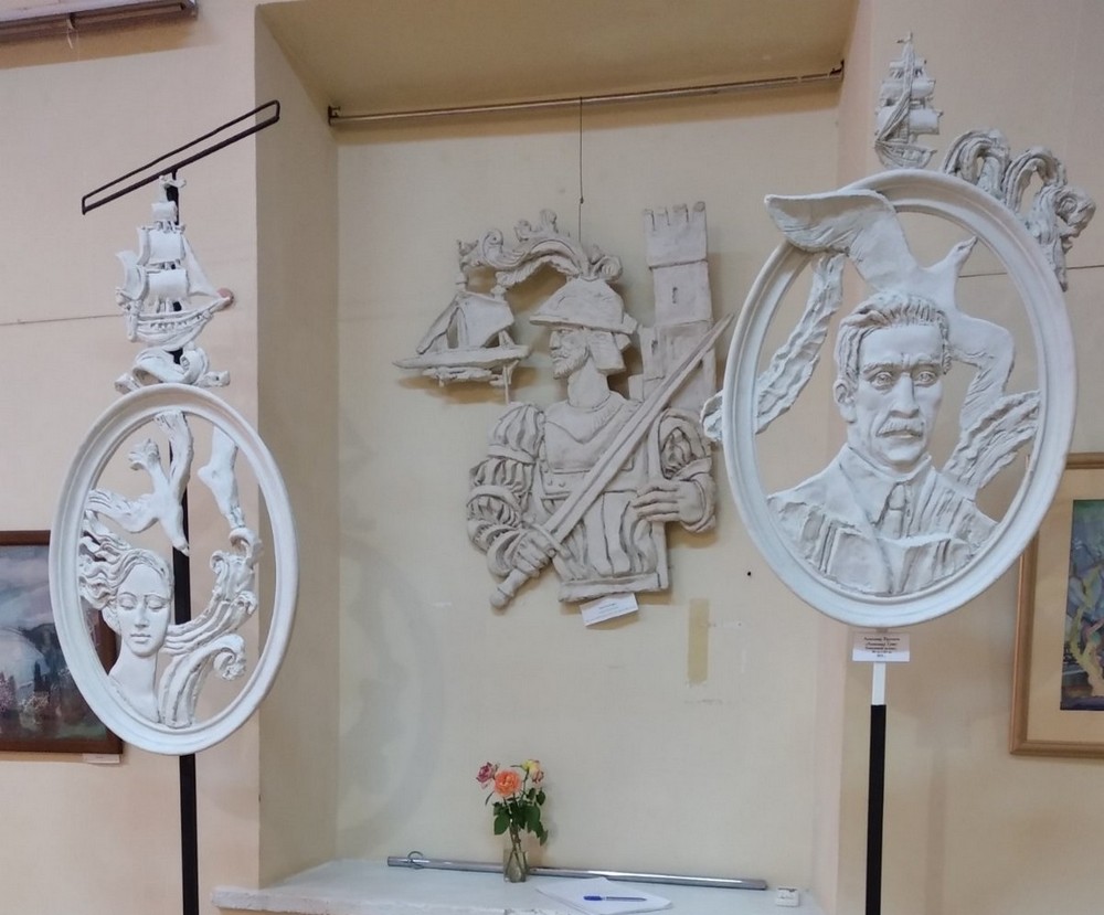 Феодосийскому  музею  древностей  подарили  5  скульптур, посвящённых  истории  города
