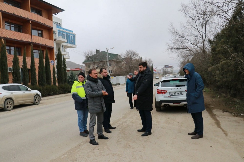 Министр  Вадим  Волченко посетил  Коктебель