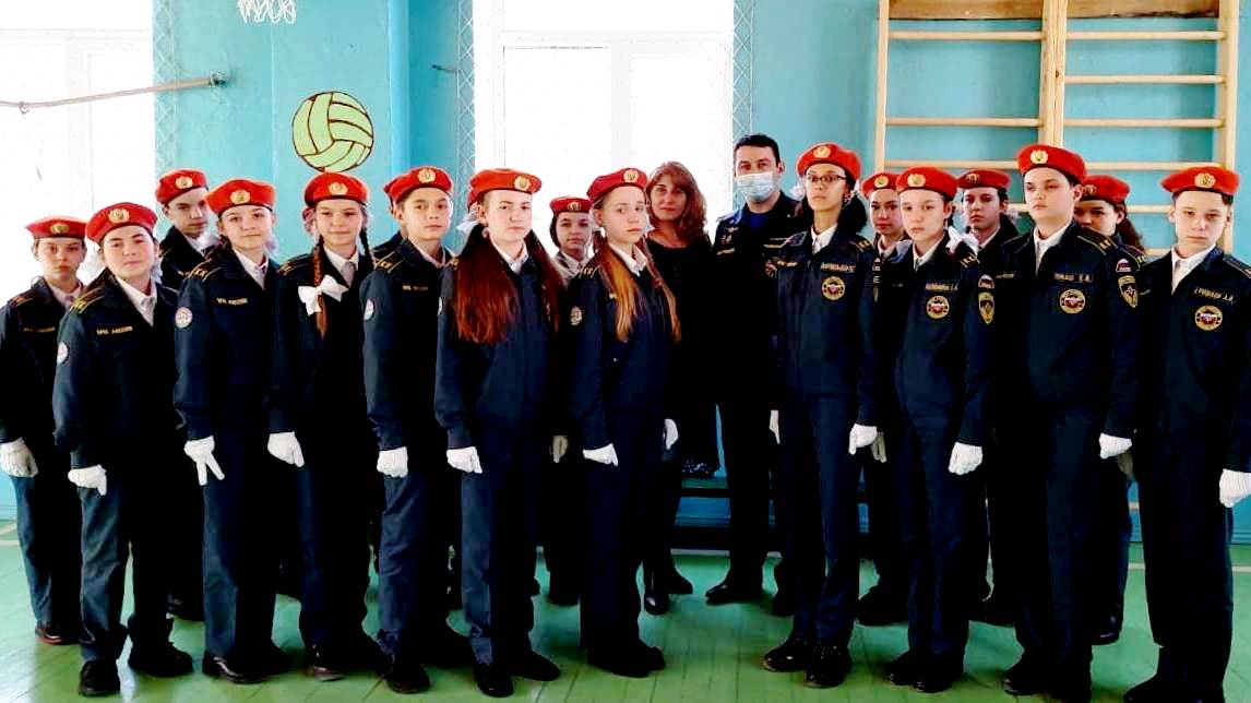 Учеников  поздравили  с  Днём  кадета  России