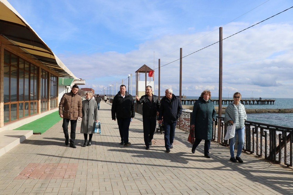 Жителей  Приморского  беспокоит  состояние  набережной
