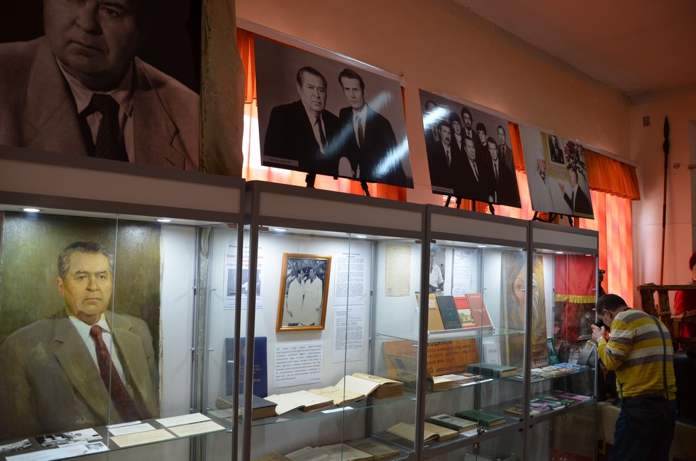 В музее древностей открылась  экспозиция, посвящённая  Народному врачу СССР Александру Довженко