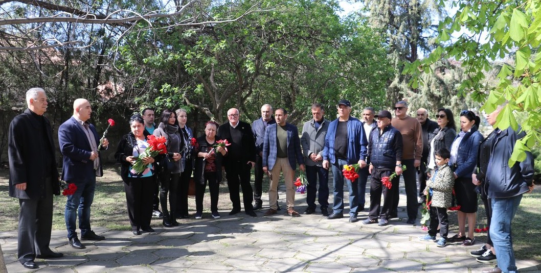 107  лет  спустя:  горожане  почтили  мучеников  геноцида  армянского  народа