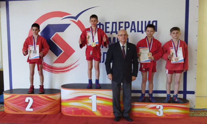 Юный  самбист  стал  серебряным  призёром  соревнований