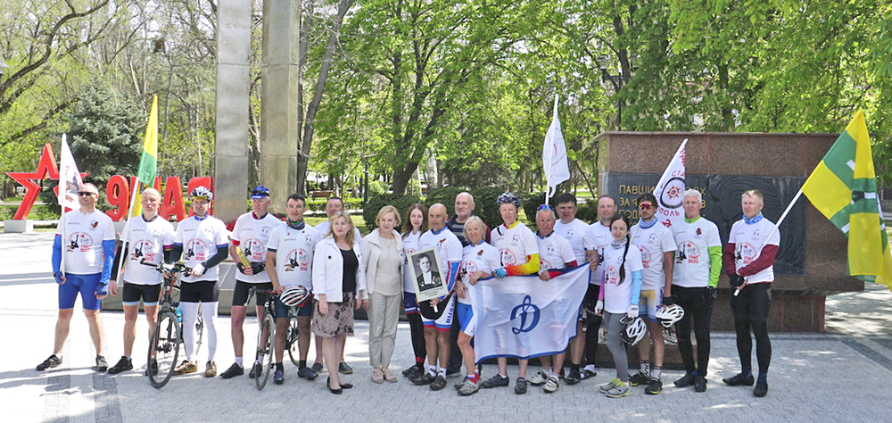 Феодосия  встретила  участников  велопробега «Сталинград-Севастополь»