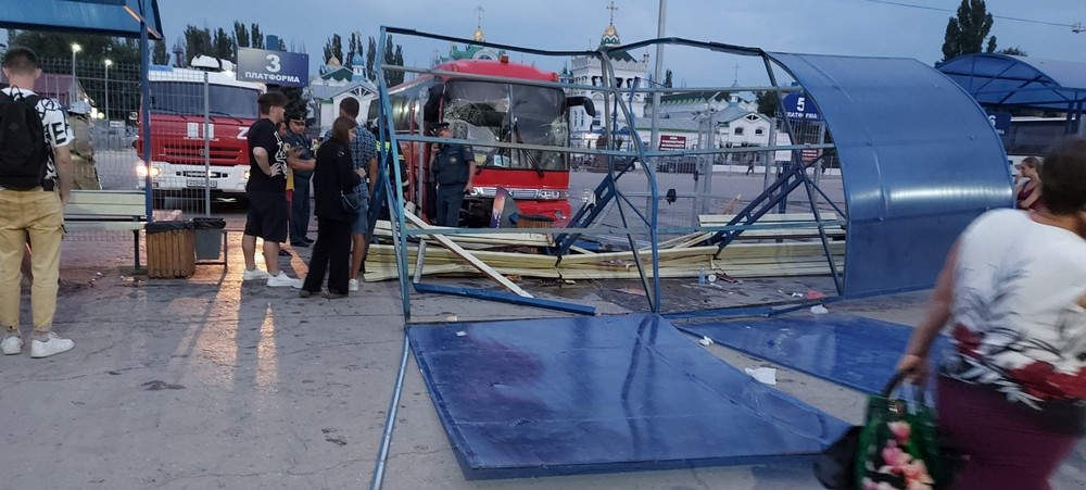 Полиция устанавливает причины большого ДТП на автовокзале в Феодосии