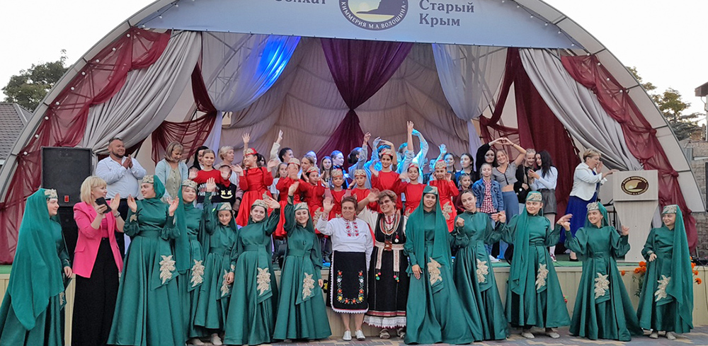Фестиваль  «Сияние  Солхата»  собрал  представителей  разных  национальностей  из  всех  уголков  Крыма