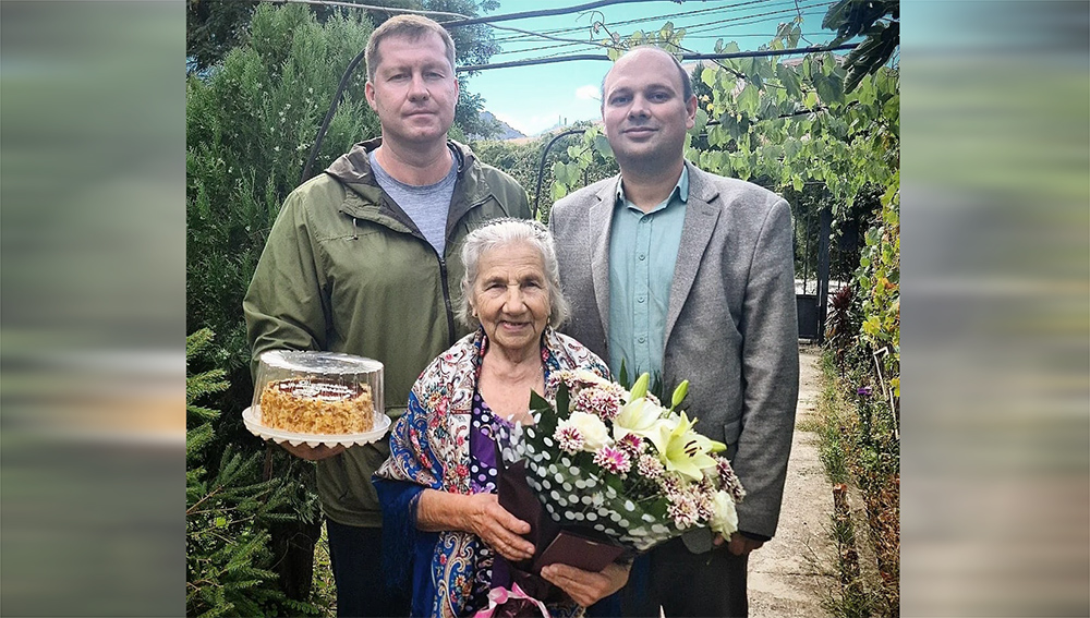 В  Феодосии  тепло  поздравляют  ветеранов-долгожителей