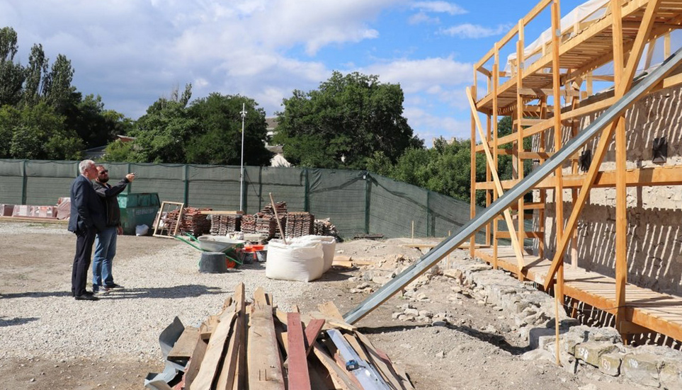 Продолжается  реставрация  храма  Дмитрия  Солунского