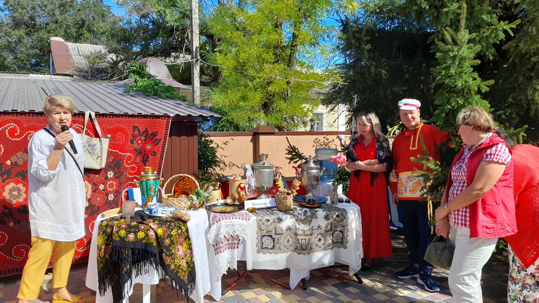 Фестиваль  «Сияние  Солхата»  собрал  представителей  разных  национальностей  из  всех  уголков  Крыма
