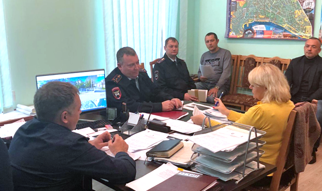 В администрации города Феодосии проведена комиссия по безопасности дорожного движения