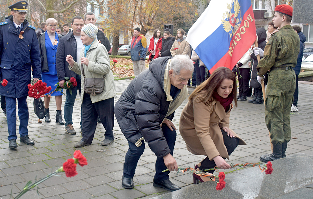 В Феодосии почтили память героев Отечества