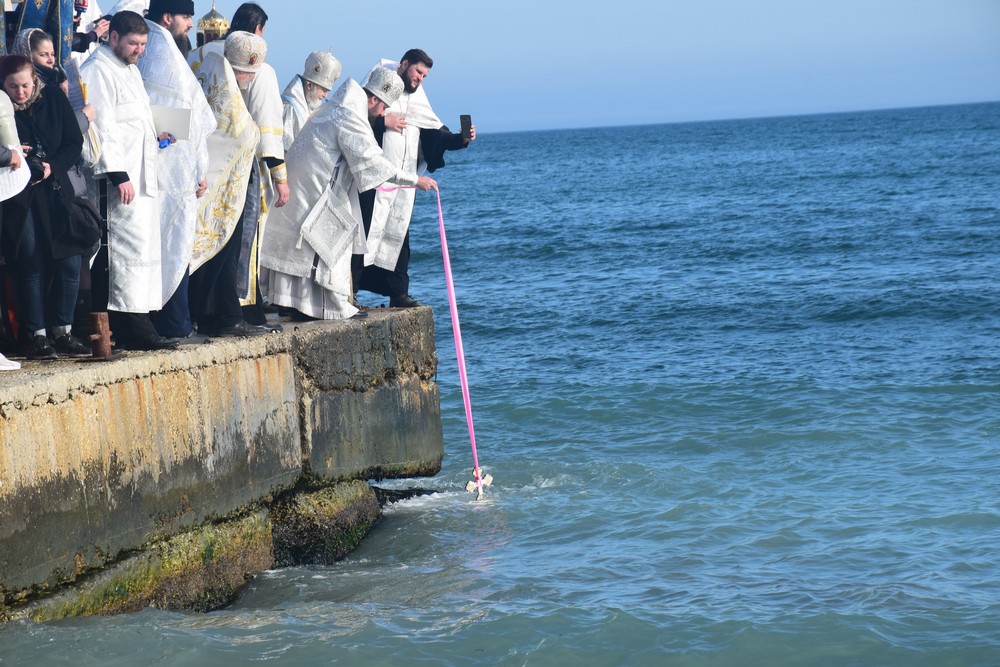 Крещенский обряд освящения воды у берегов Феодосии проведёт владыка Платон