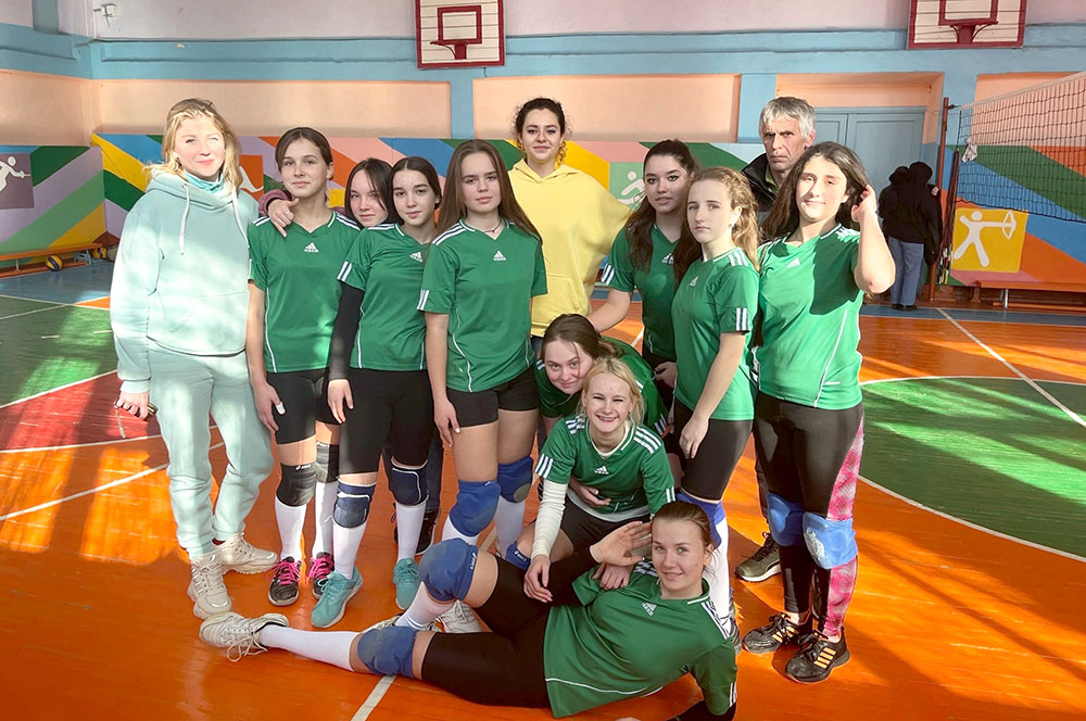 Феодосийские волейболистки не оставили соперникам шанса на победу