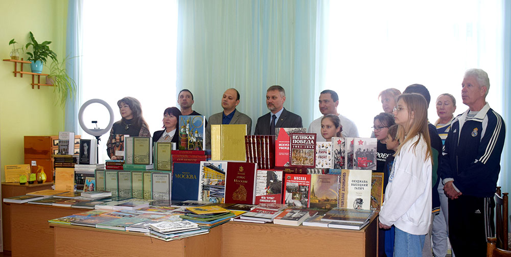 Более тысячи книг для Феодосии – от Дома русского зарубежья