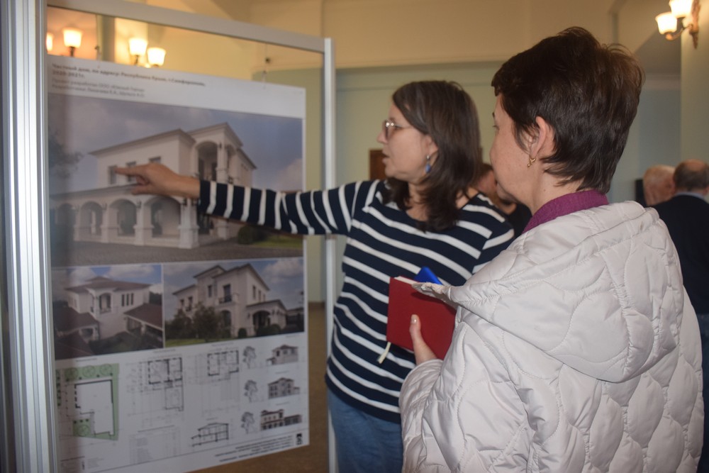 В ДКТ «Чайка» открылась выставка архитектурных проектов